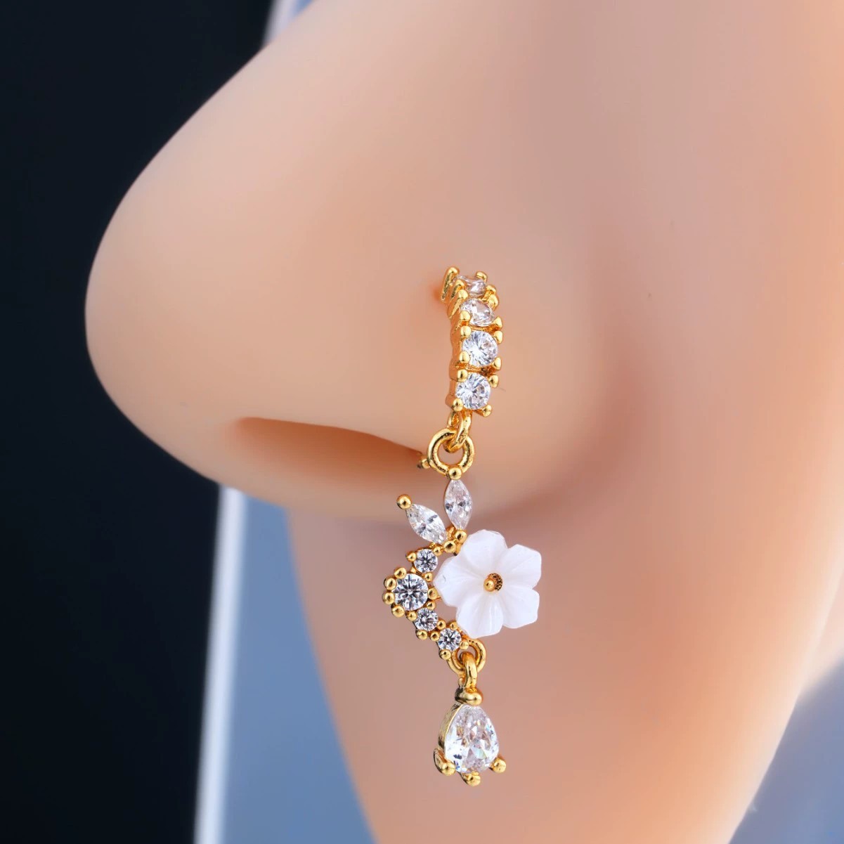Body Jewelry Nose Ring - Argola de Nariz Dourada com Flor