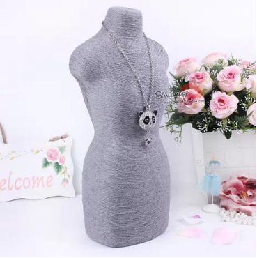 Moda branco jóias busto manequ - Body Jewelry Plus avaliação e preço